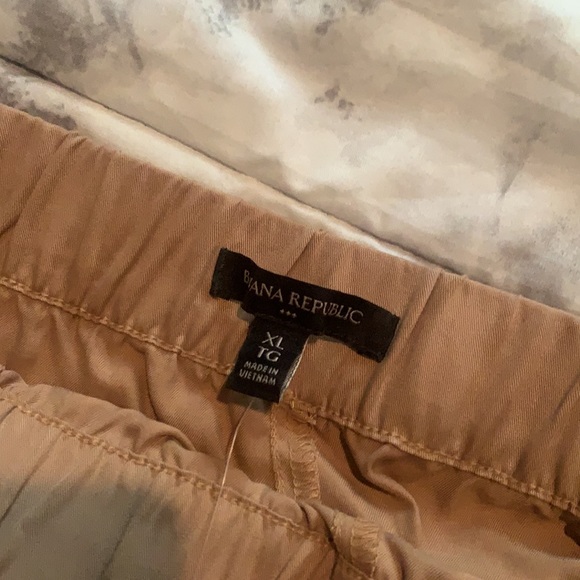 Banana Republic Tan Jogger Pants - Picture 2 of 3